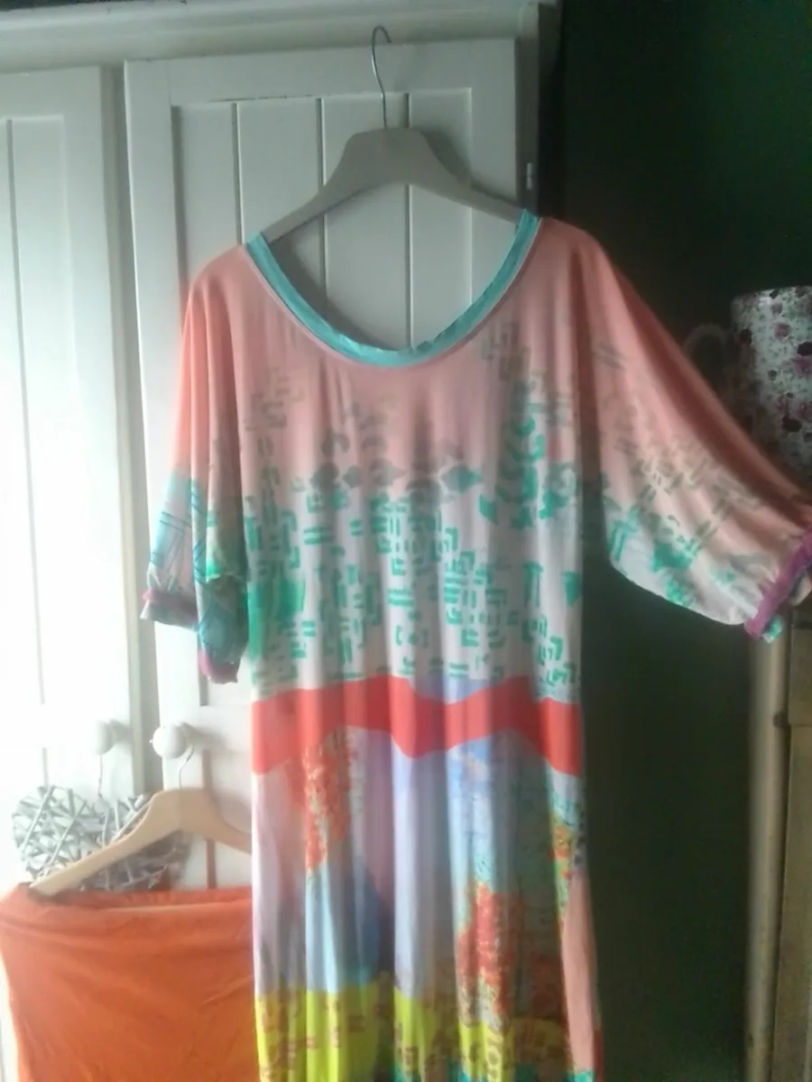 SAVE THE QUEEN ORANGE MULTI DRESS 14-16 - Image 1