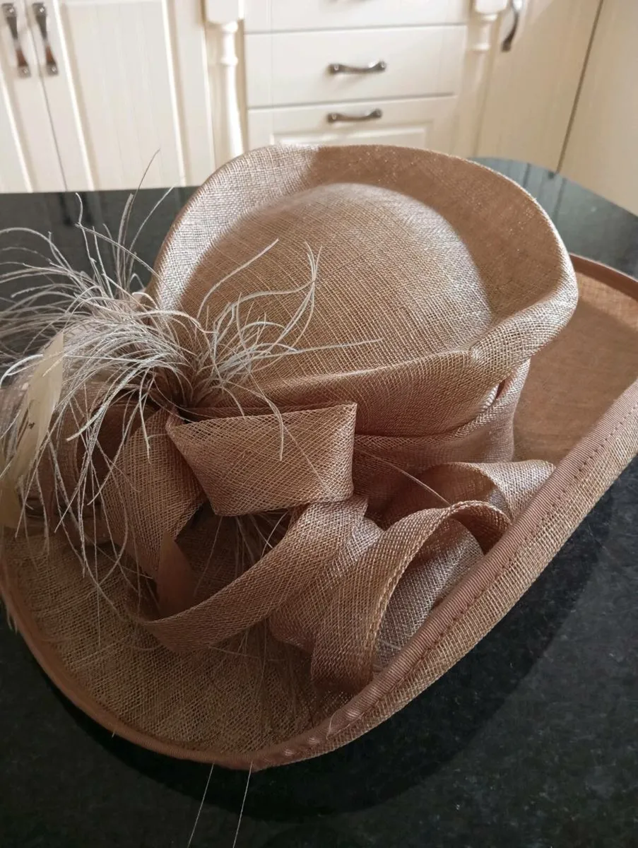 Hat . - Image 2