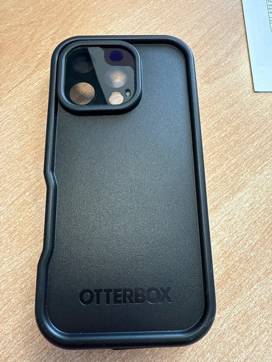iPhone 16 pro Otterbox case - Image 1