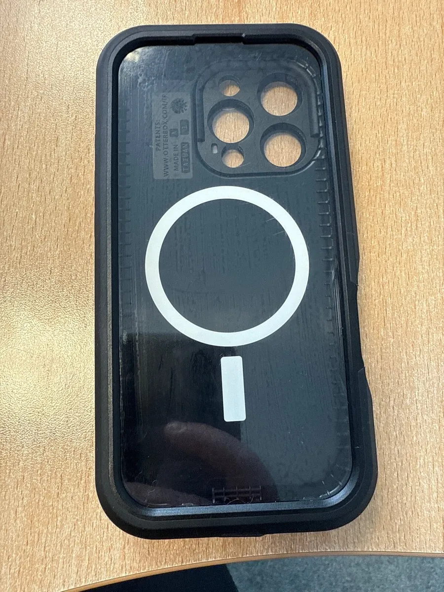 iPhone 16 pro Otterbox case - Image 2