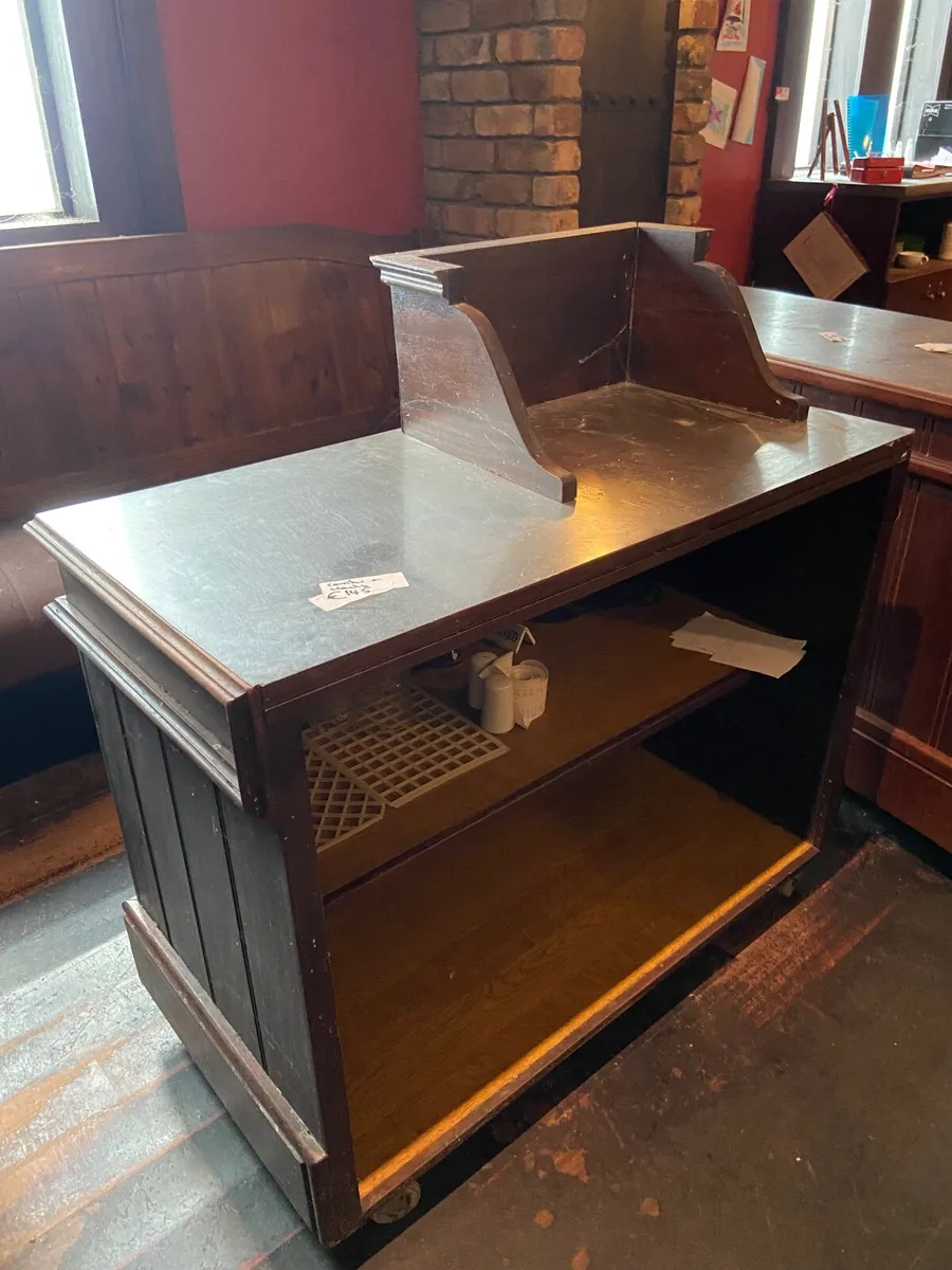 Service Counter on Wheels