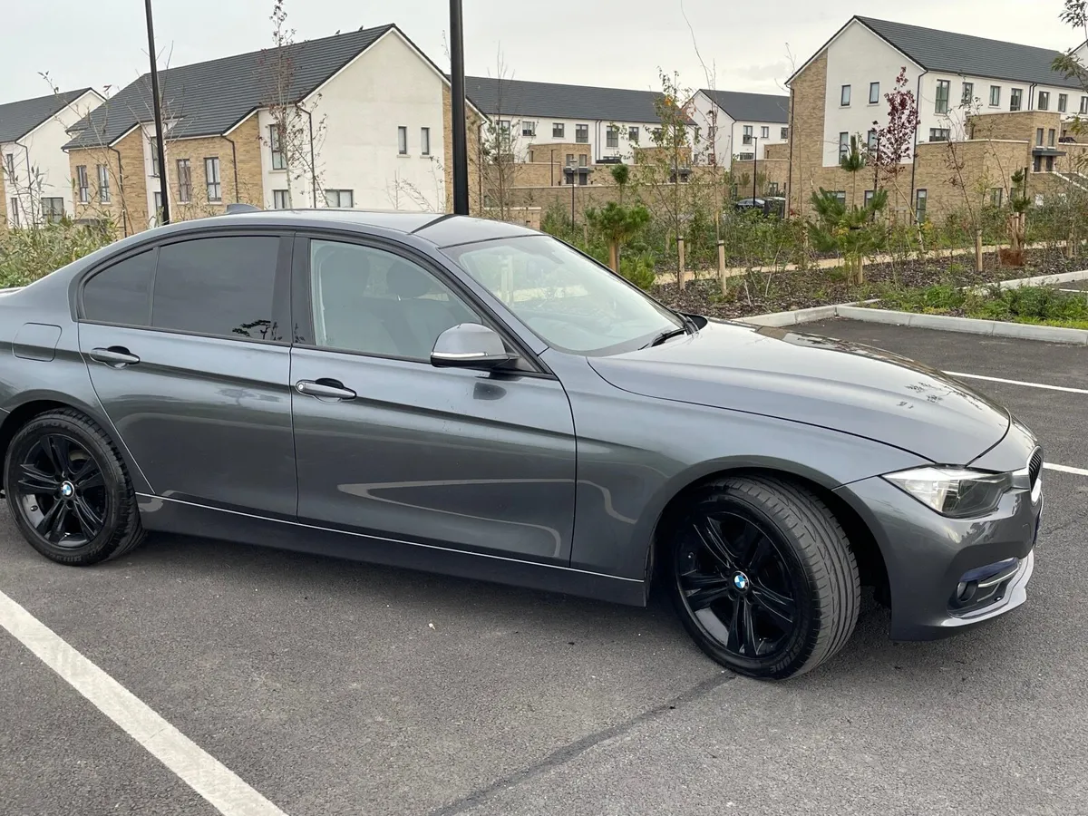 BMW 3-Series 2017 - Image 2