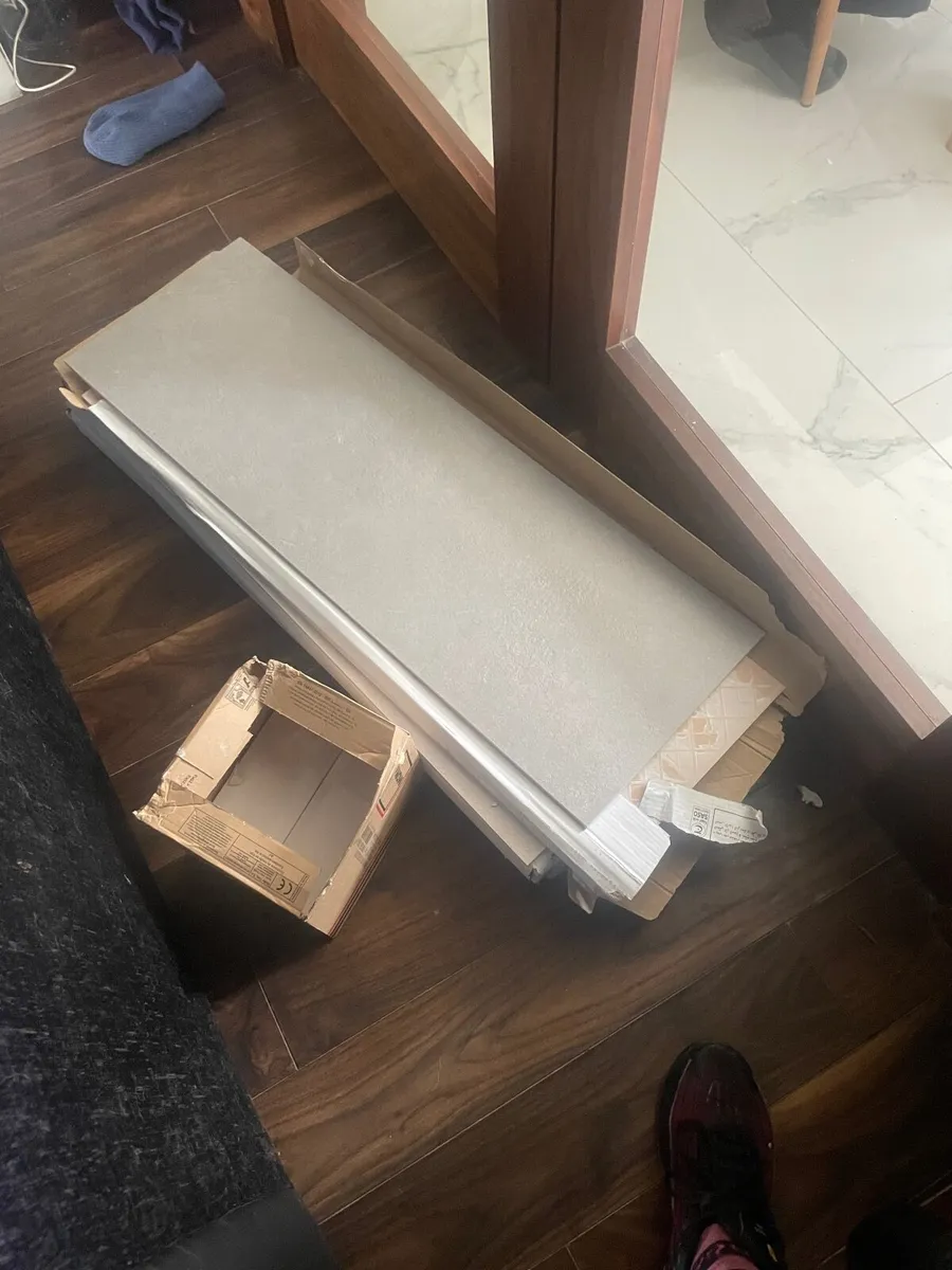 Bathroom tiles - Image 1
