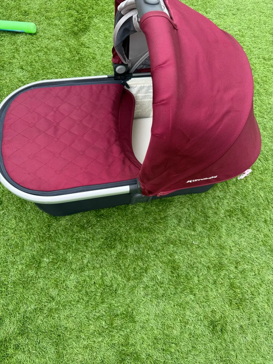 Uppababy vista bassinet for sale - Image 2