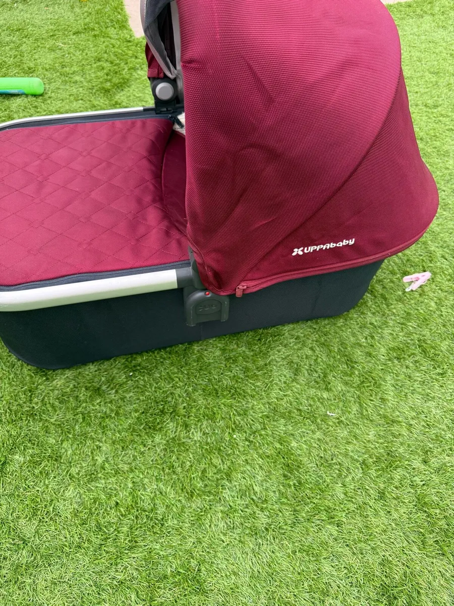 Uppababy vista bassinet for sale - Image 3