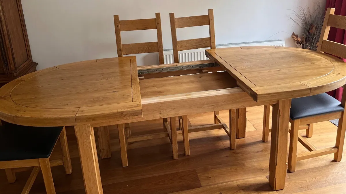 Oak dining room table (extensible) and 6 chairs - Image 3