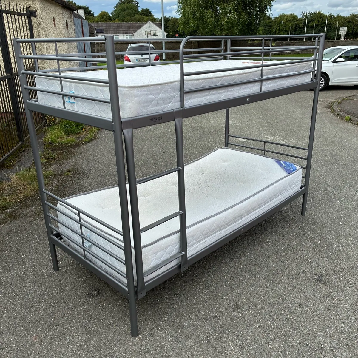 Grey steel bunk beds with 2 mattresses - Image 3