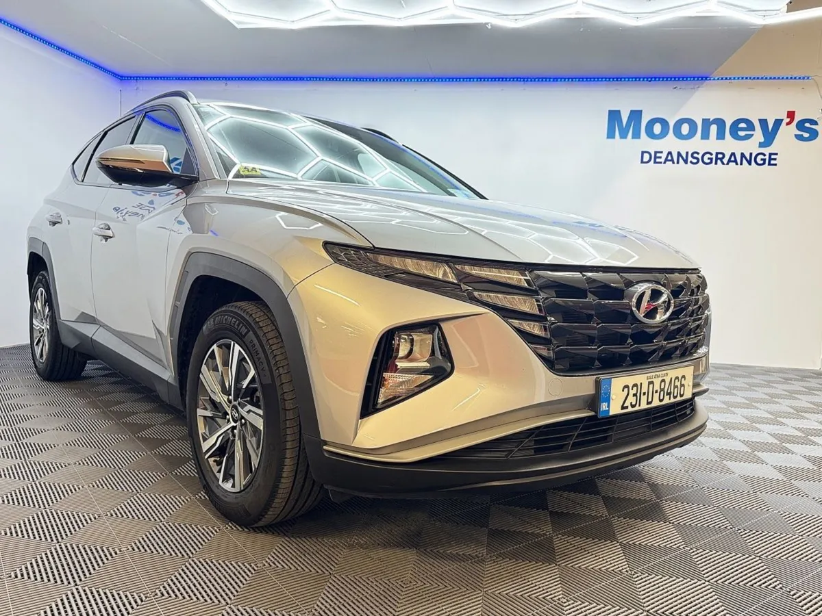 Hyundai Tucson 2WD Executive HEV Auto - Image 4