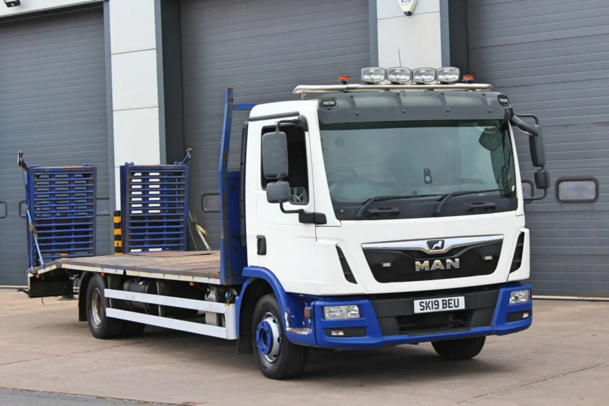 2019 MAN TGL 12-220 4X2 12 TON BEAVERTAIL - Image 1