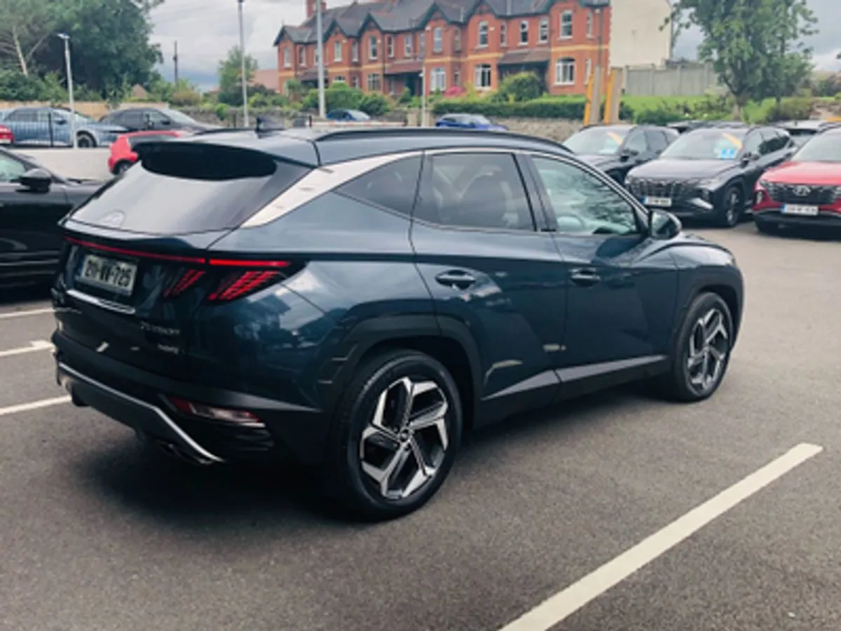 Hyundai Tucson Executive Plus 1.6 Hybrid Automatic - Image 4