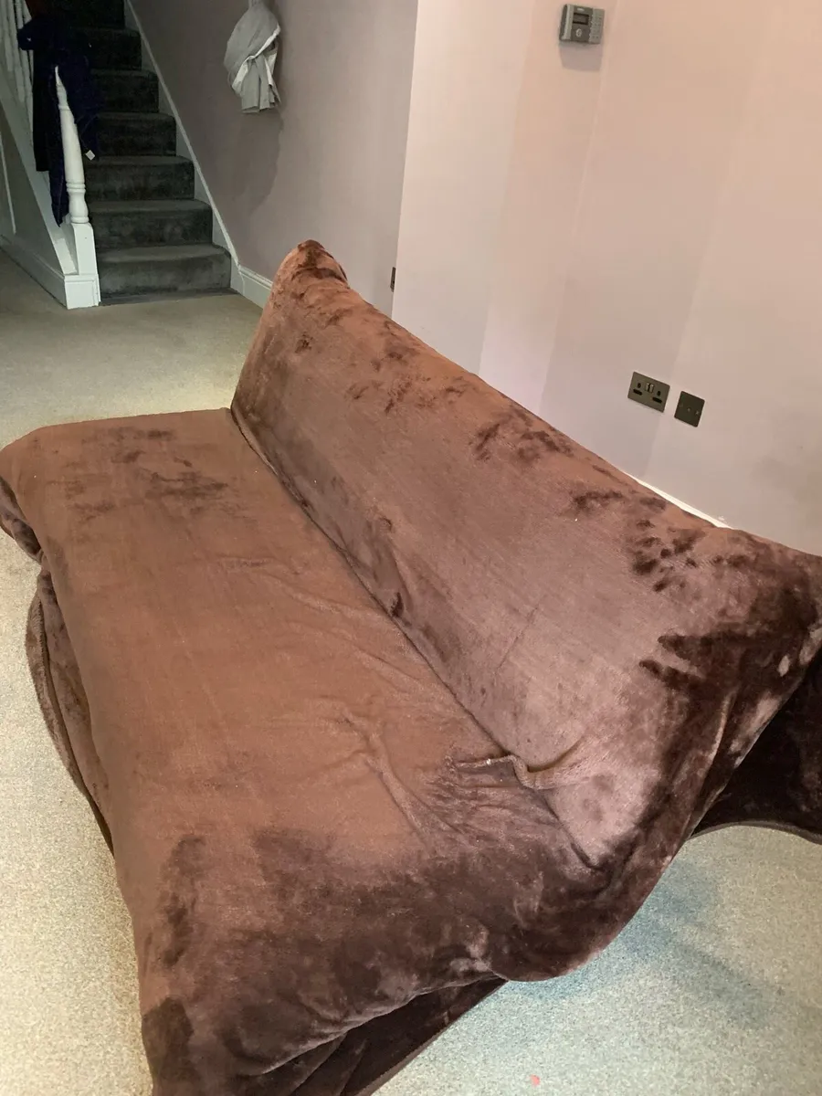 Couch - converts to bed - Image 3