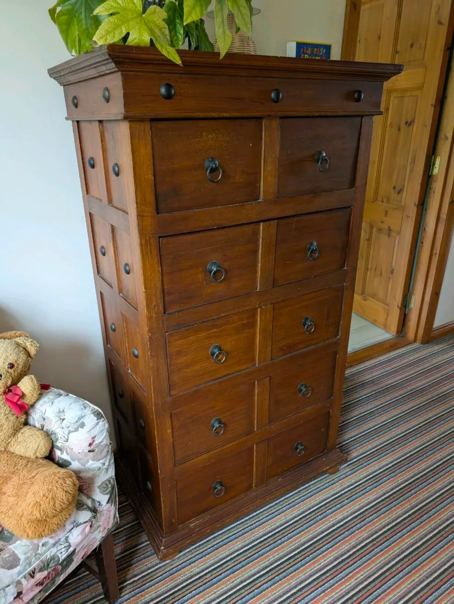 High quality solid wood chest of drawers - Image 2