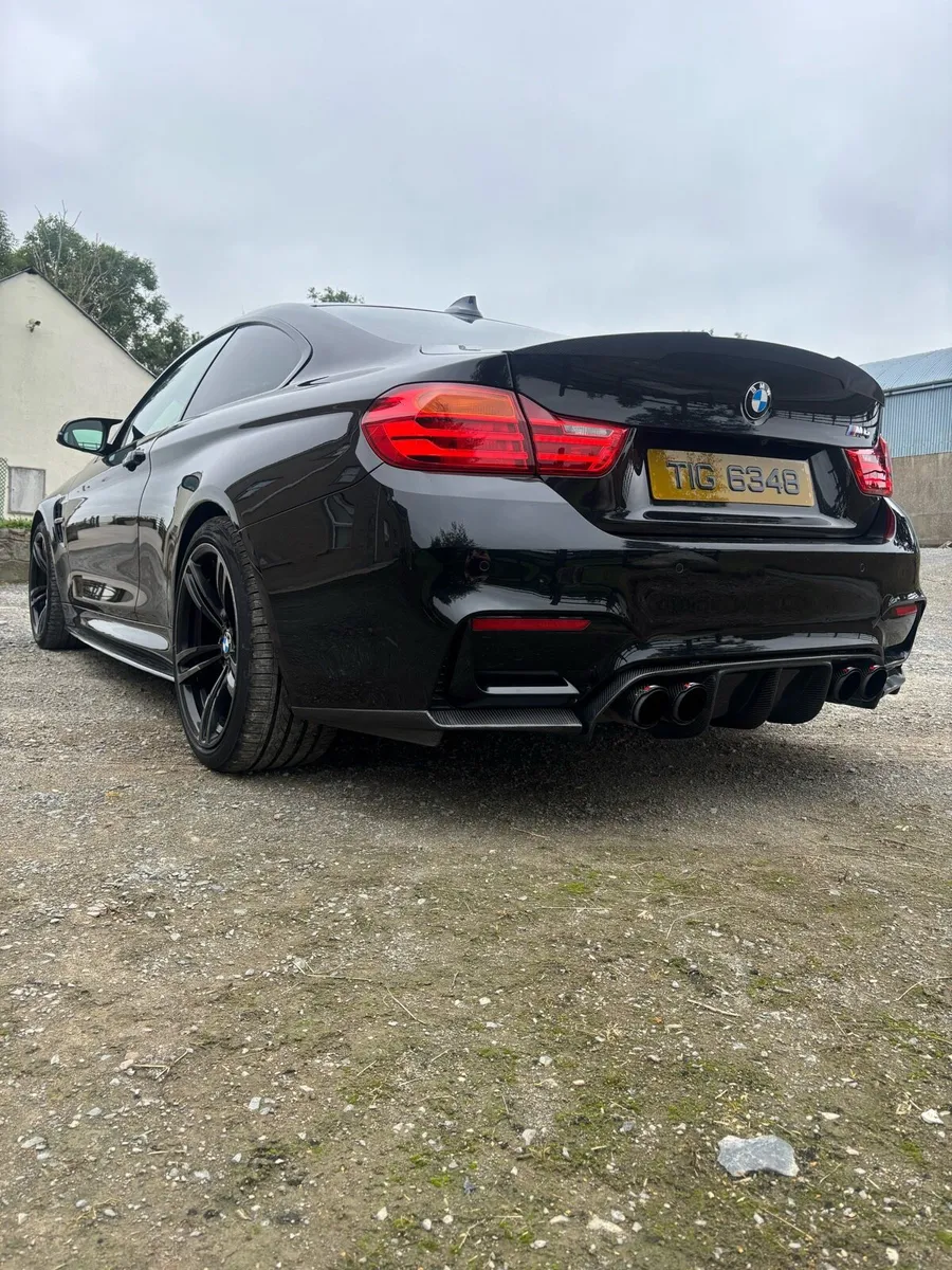 BMW M4 - Image 2