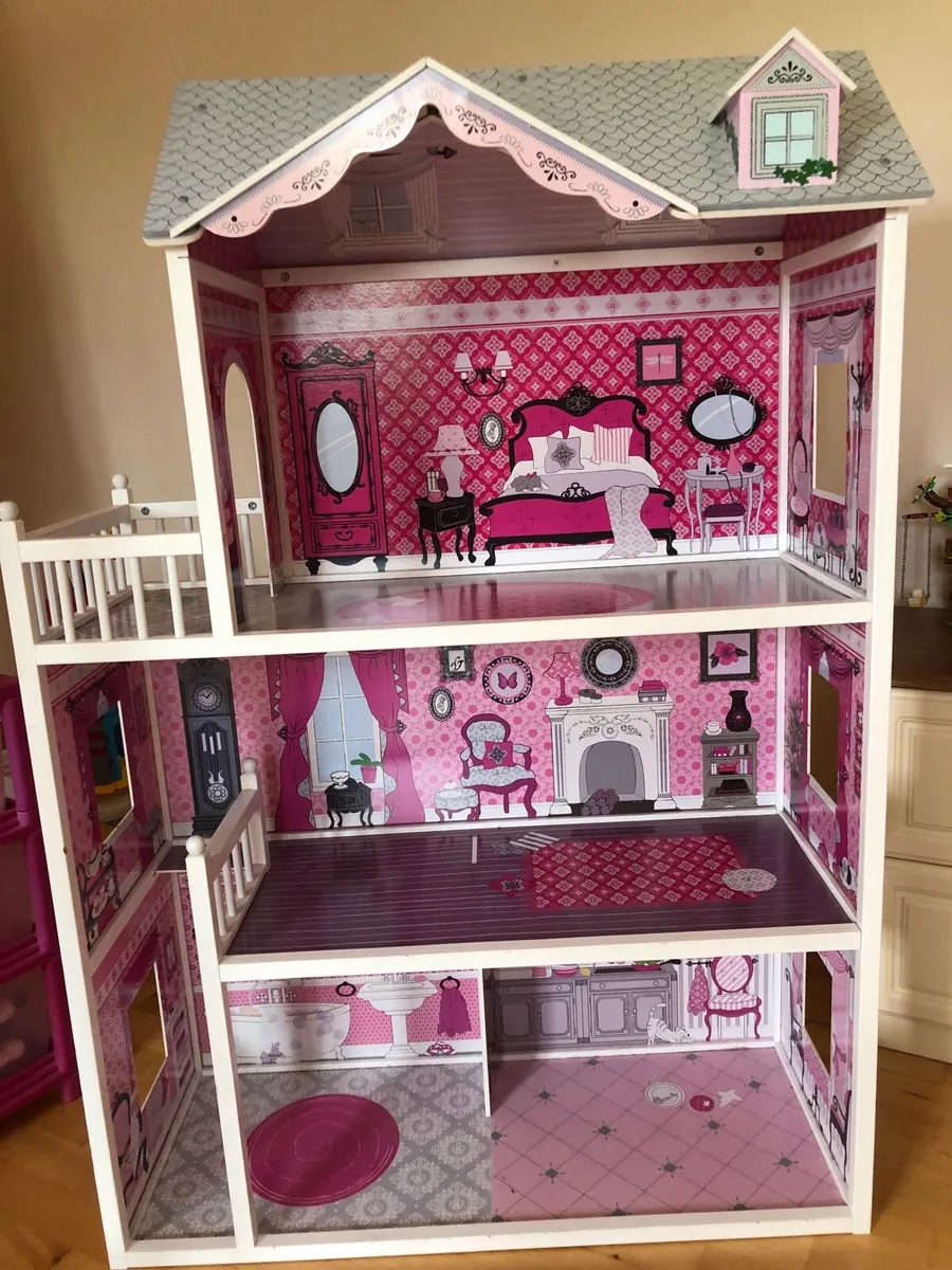 Dolls house & accessories - Image 1
