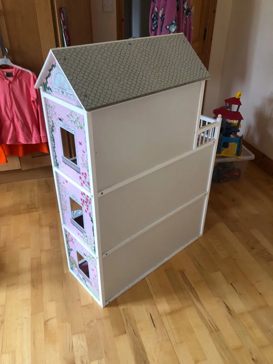 Dolls house & accessories - Image 3