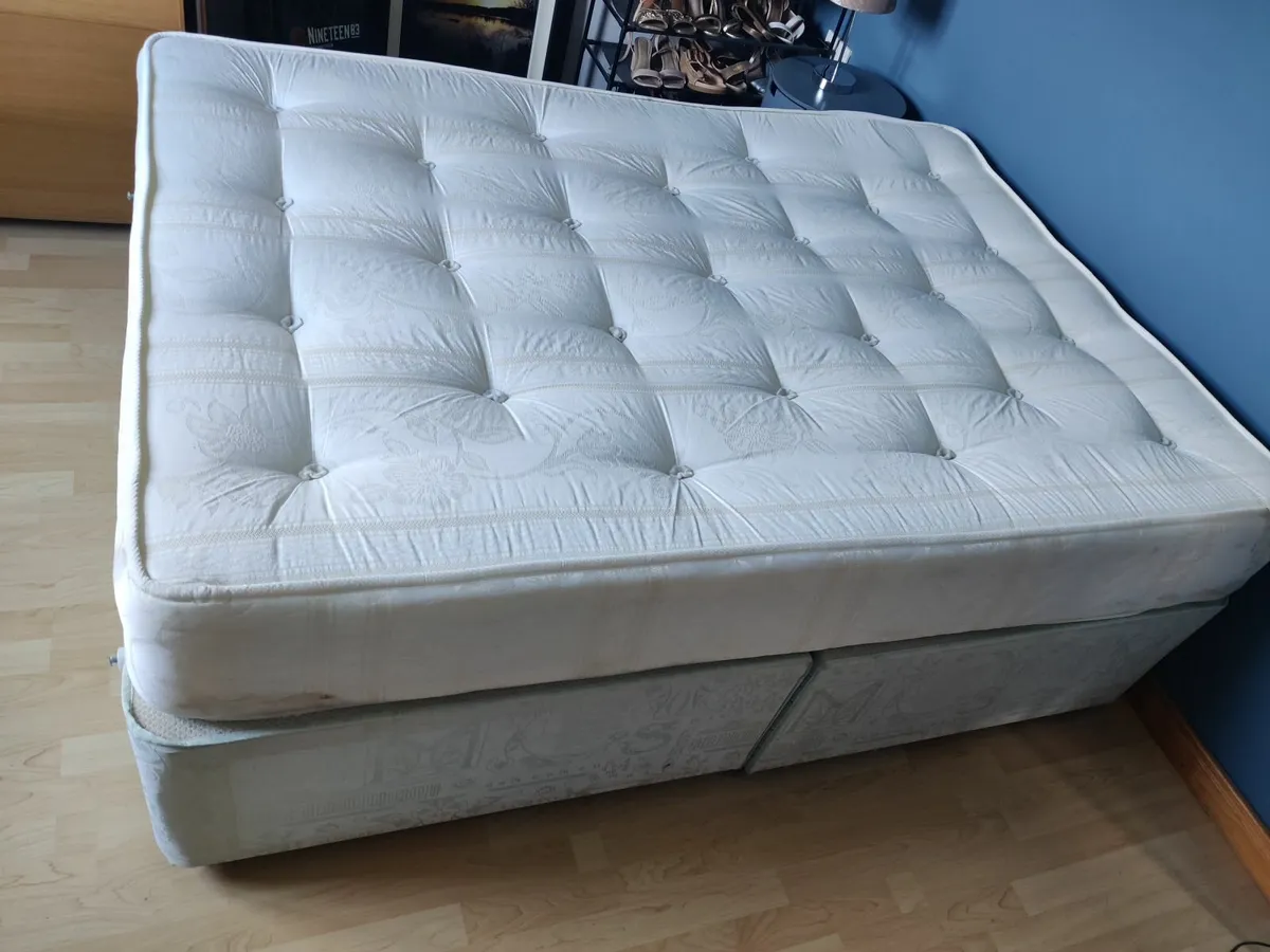 Double Bed Mattress & Base - Image 1