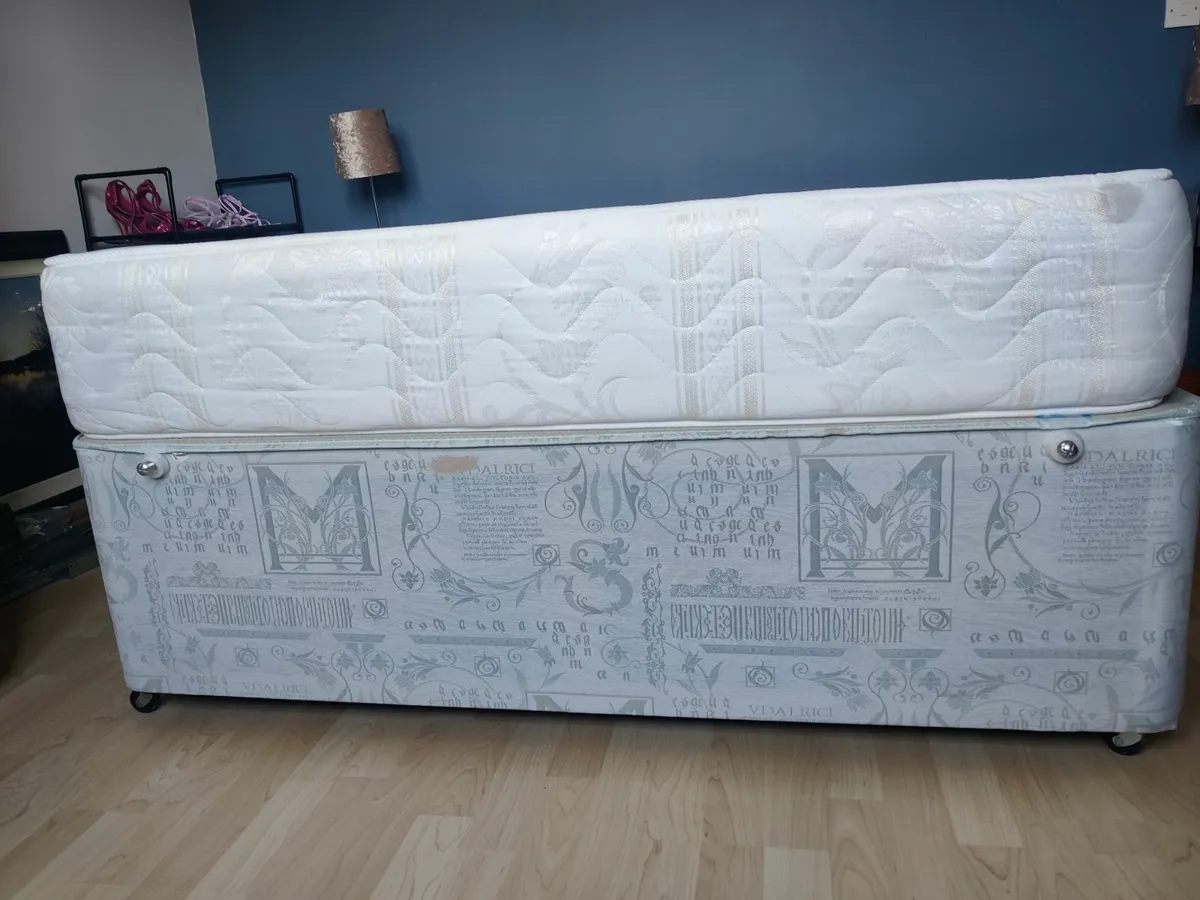 Double Bed Mattress & Base - Image 2