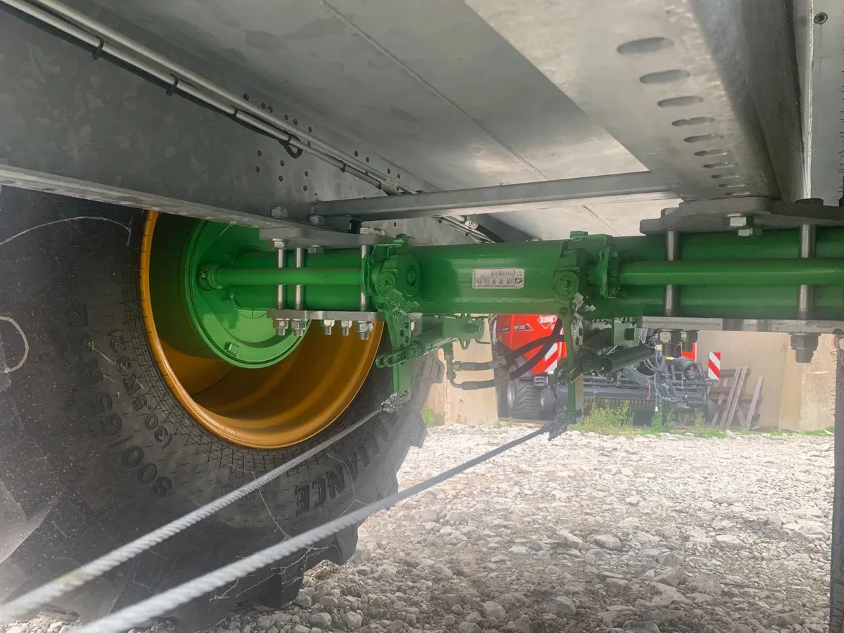 JOSKIN 11000L (2500G) TANKER - Image 4