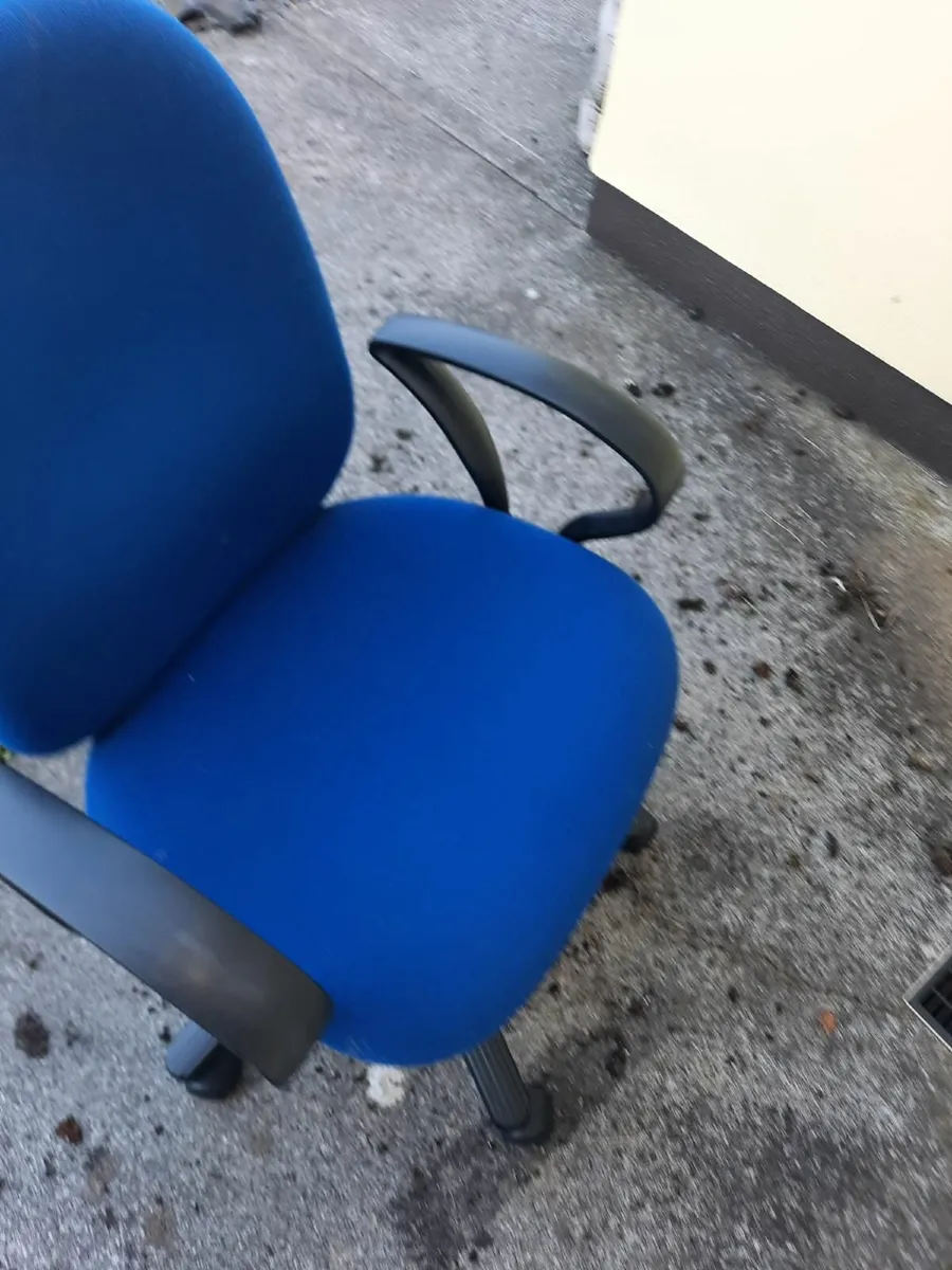 Office chair - Image 3