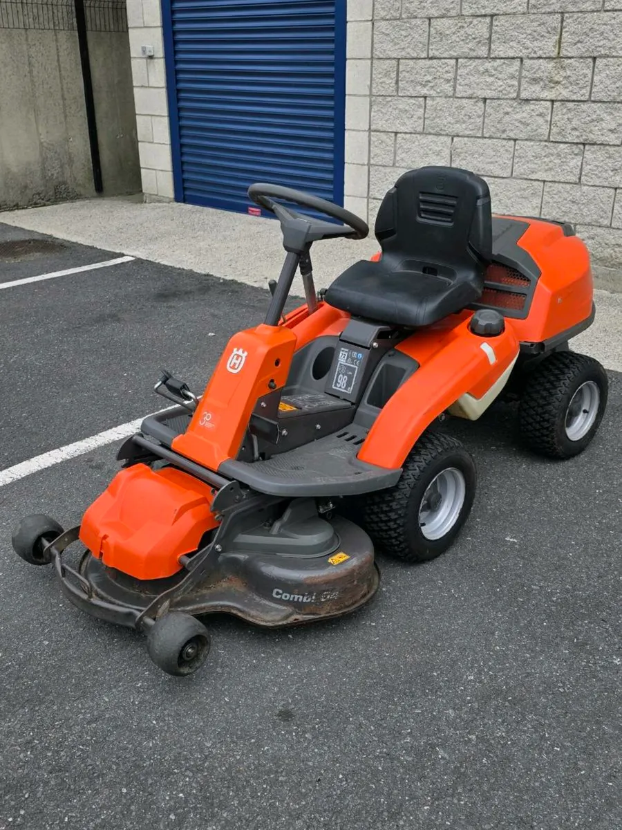 Husqvarna R214TC front deck rider lawnmower - Image 1