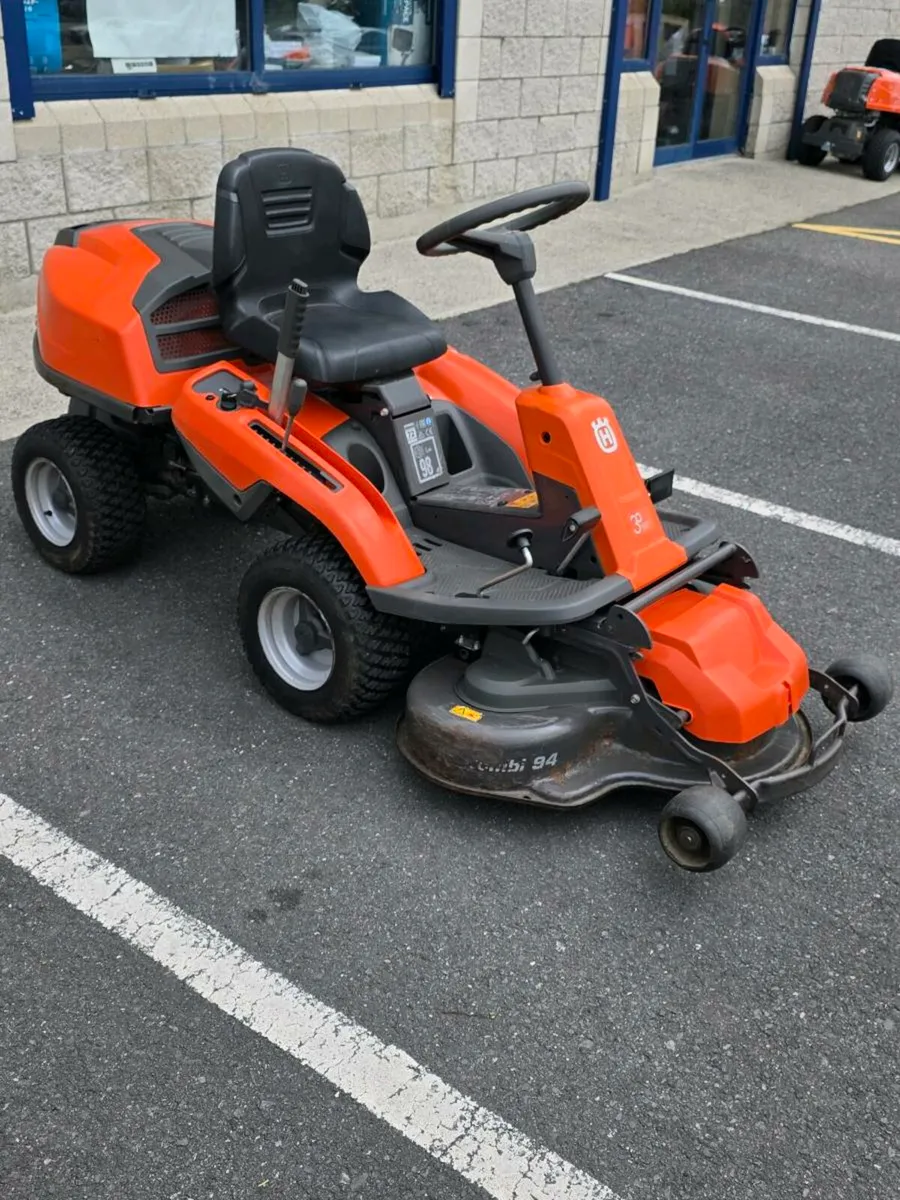Husqvarna R214TC front deck rider lawnmower - Image 3