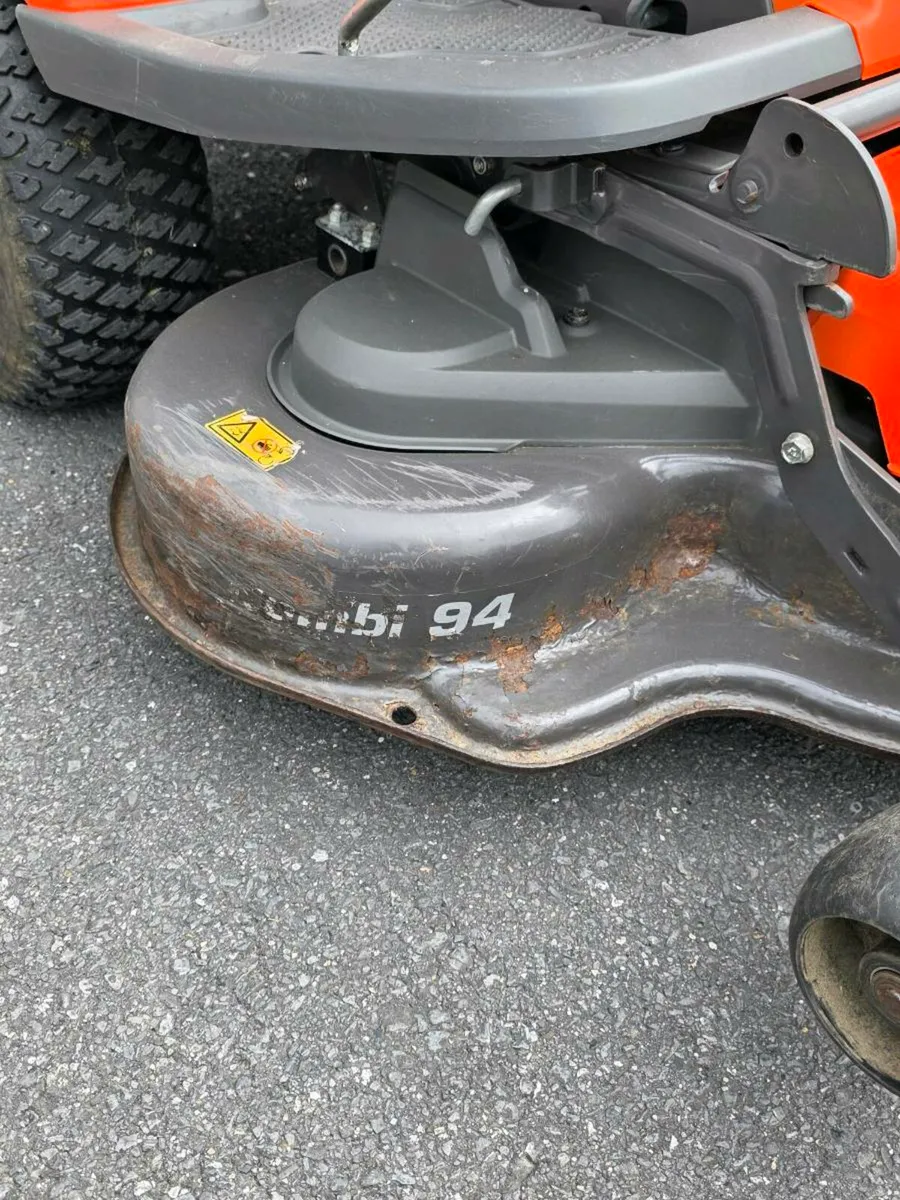 Husqvarna R214TC front deck rider lawnmower - Image 4