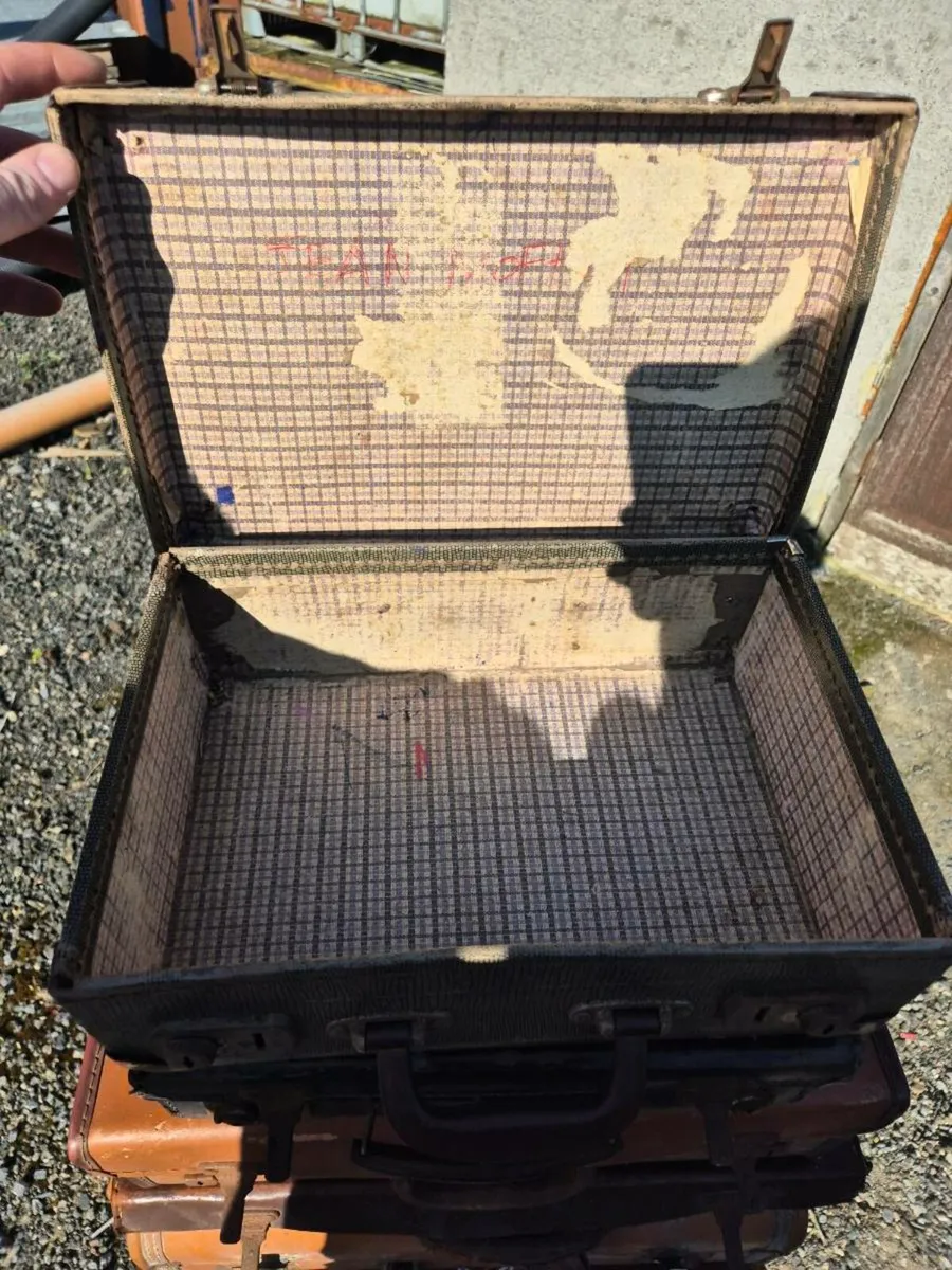 Vintage suitcases - Image 2
