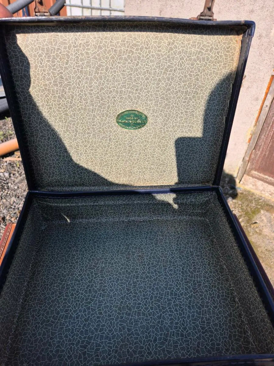 Vintage suitcases - Image 3