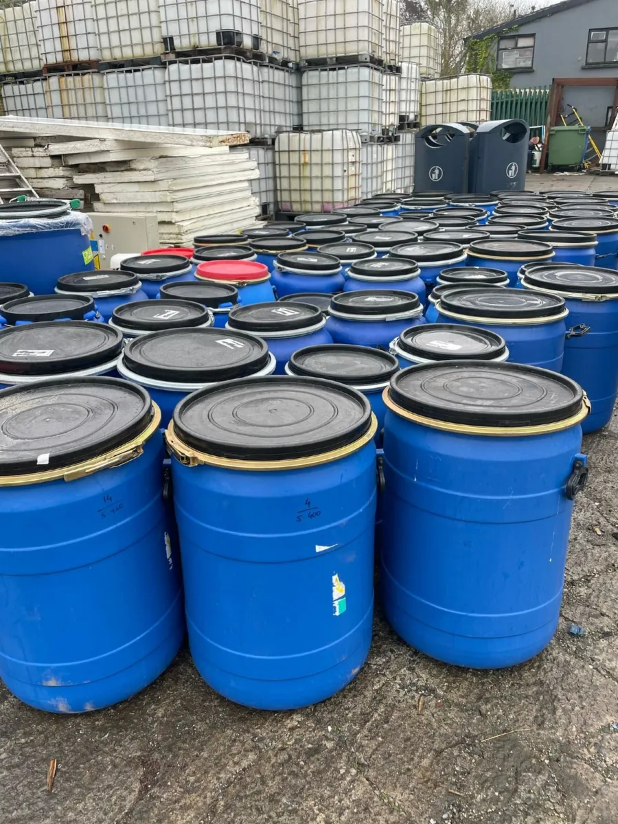 Plastic barrels with lid and clamp - Image 1