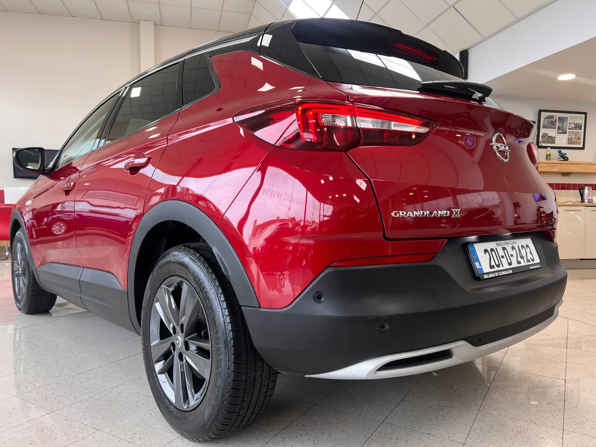 Low Kms High Spec As New 2020 Twin Tone Grandland - Image 2