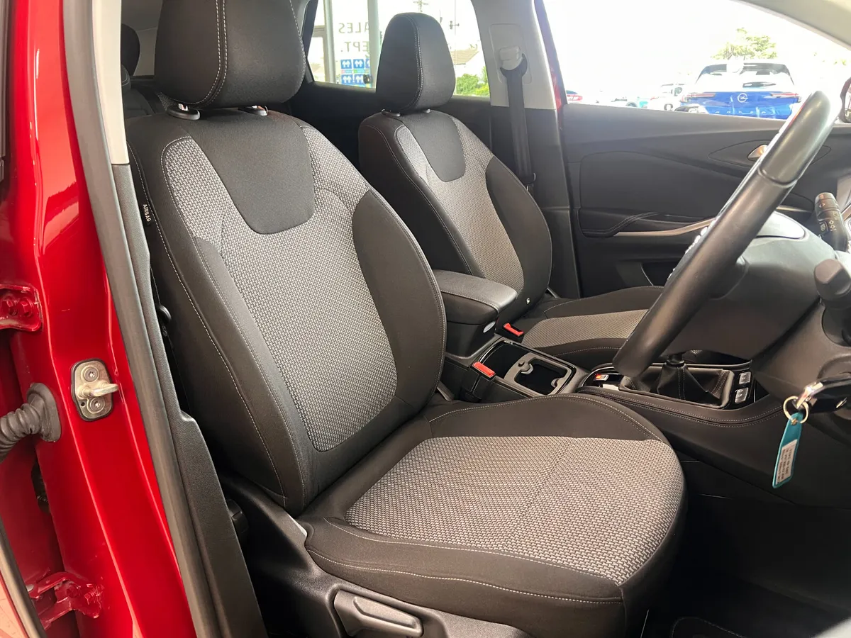 Low Kms High Spec As New 2020 Twin Tone Grandland - Image 4
