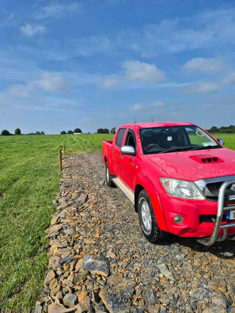 Toyota hilux - Image 3