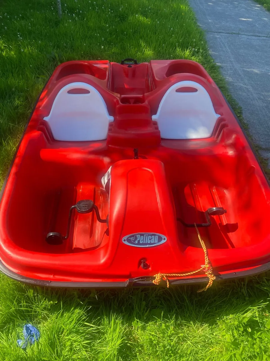 Pelican pedal boat - Image 1