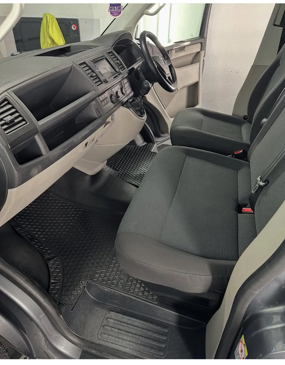 VW t6 transporter 3200kg 4motion 204bhp - Image 4