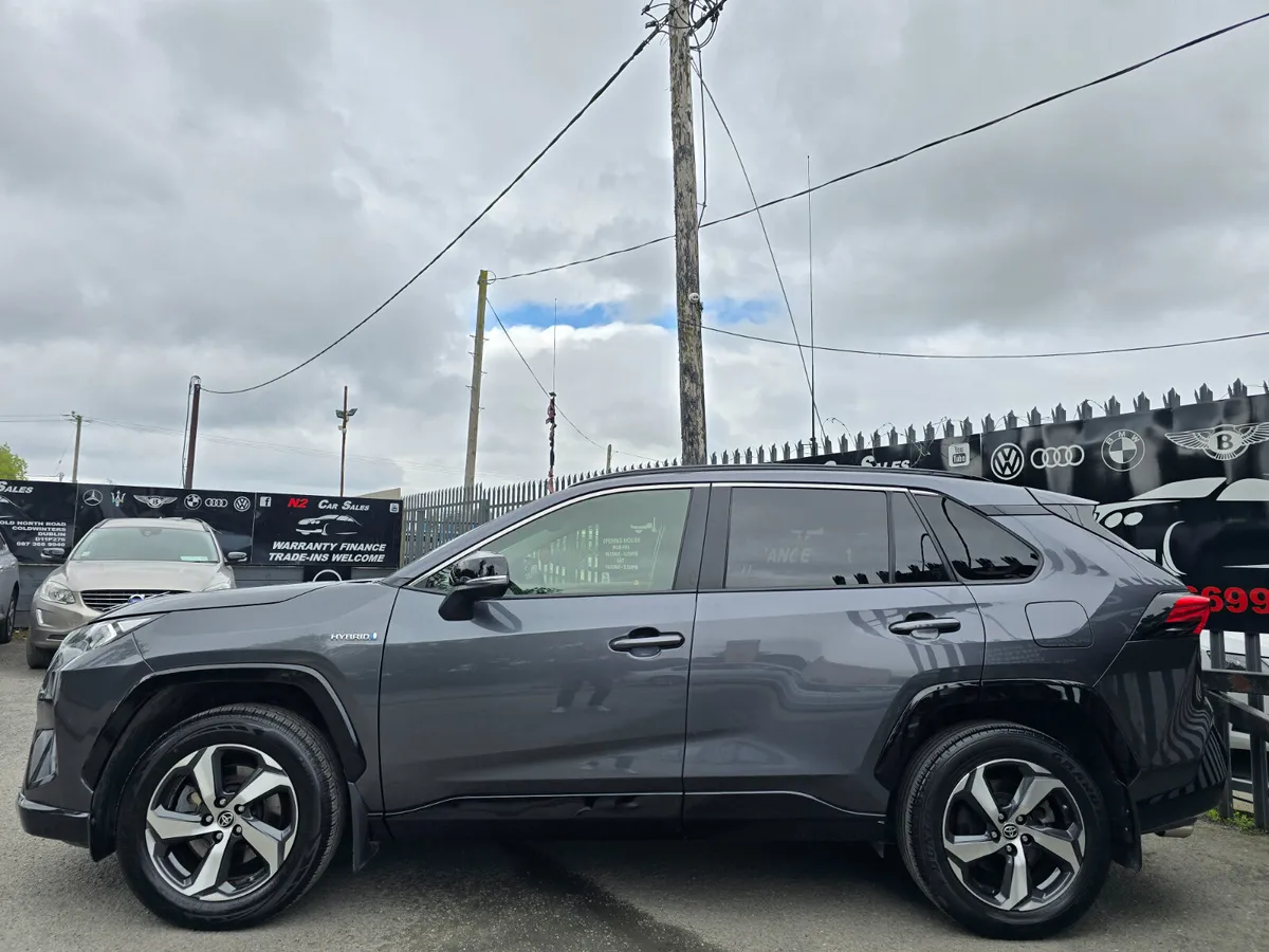 221 Toyota RAV4 Hybrid, LOW MILES, NEW NCT - Image 4