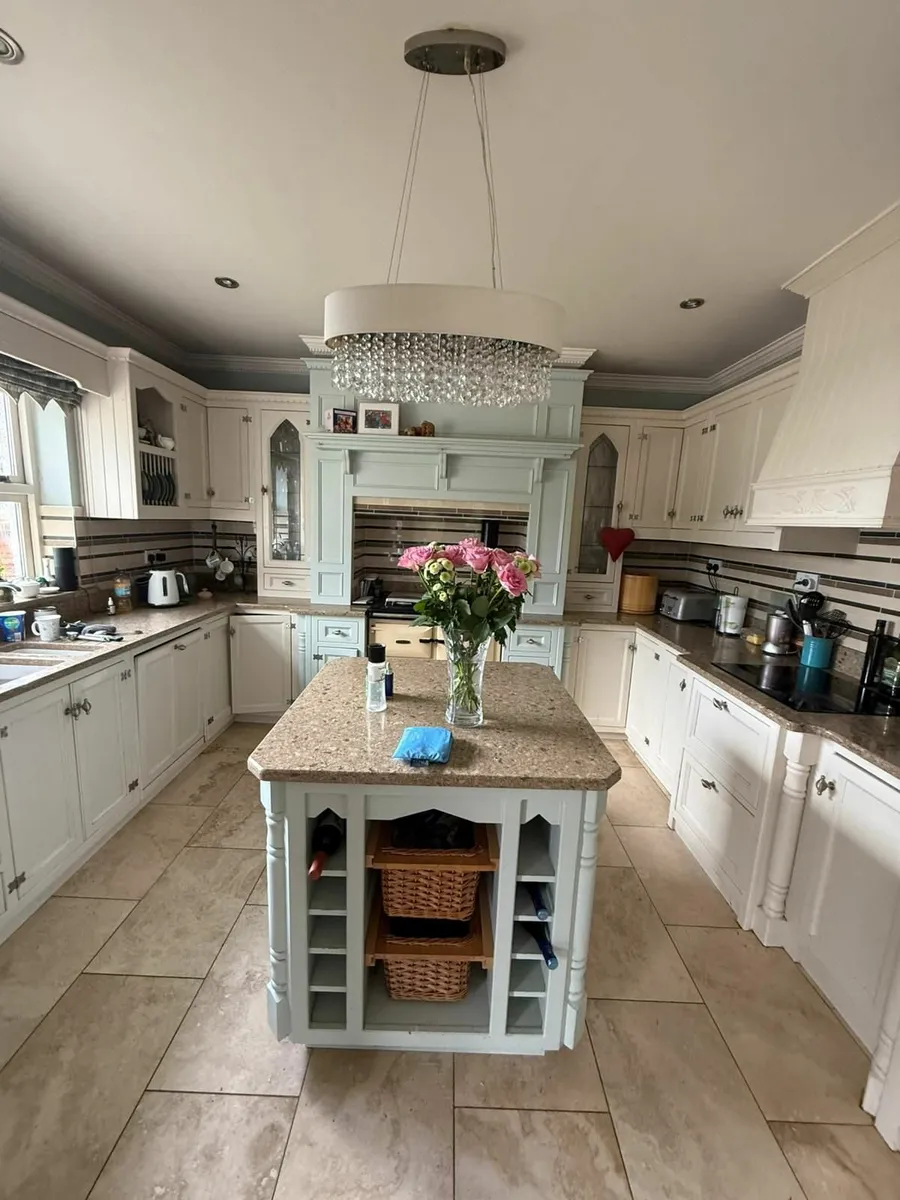 Kitchen in-frame solid wood - Image 1
