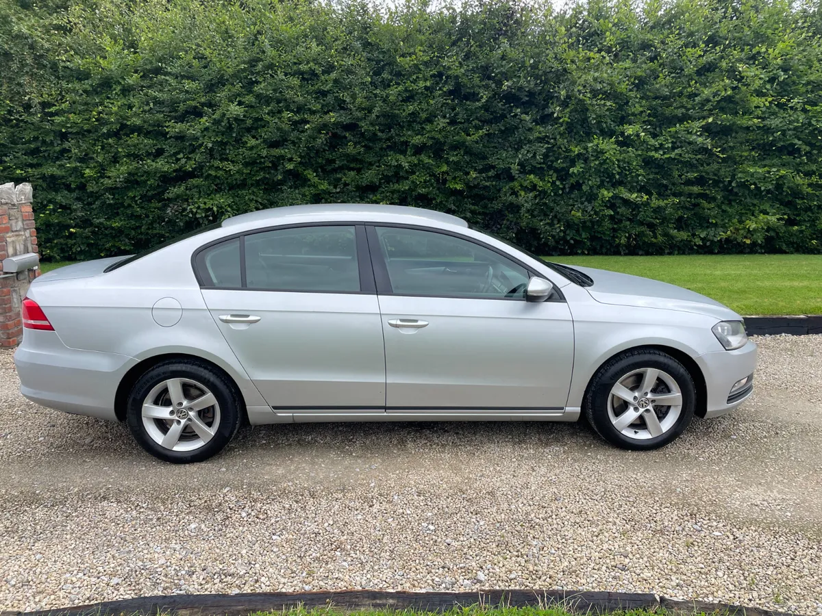 VOLKSWAGEN PASSAT 1.6 TDI S BLUEMOTION 105 BHP - Image 4