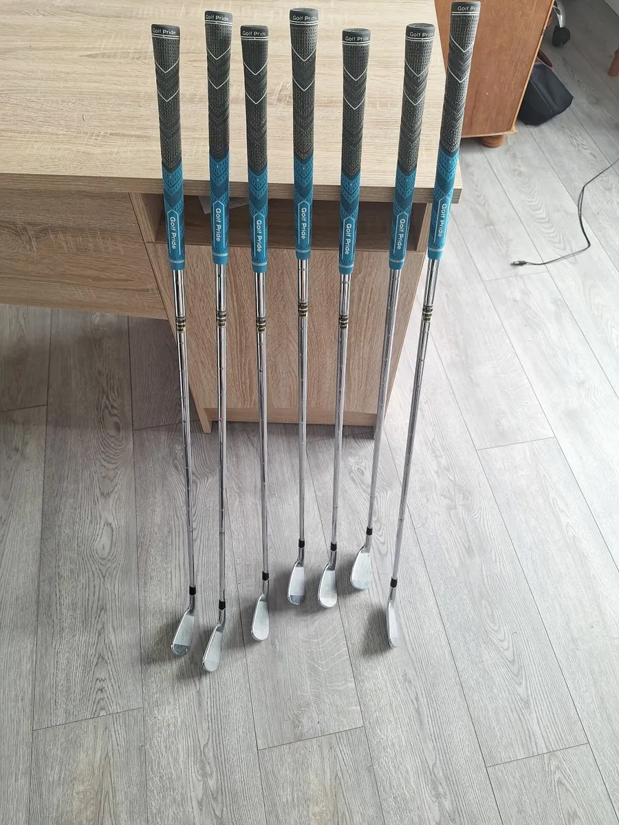 Callaway Apex Pro 2016 Irons 4 to PW - Image 1