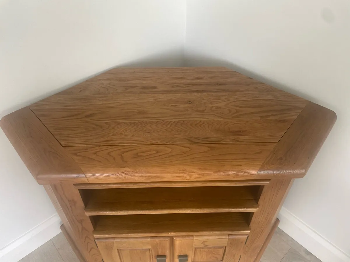Kingston Oak TV unit - Image 3
