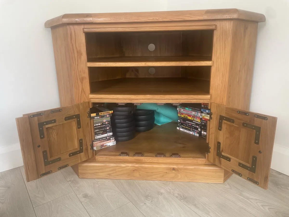 Kingston Oak TV unit - Image 4