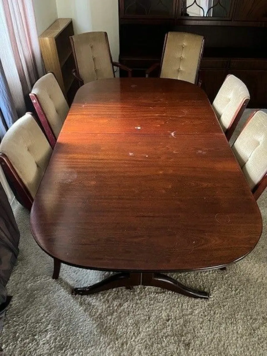 Dinning Table and chairs - Image 3