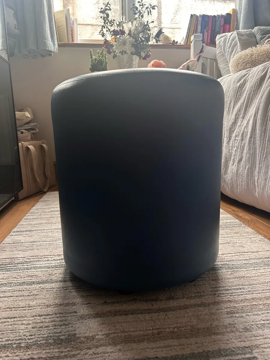 Two pouffes - Image 2