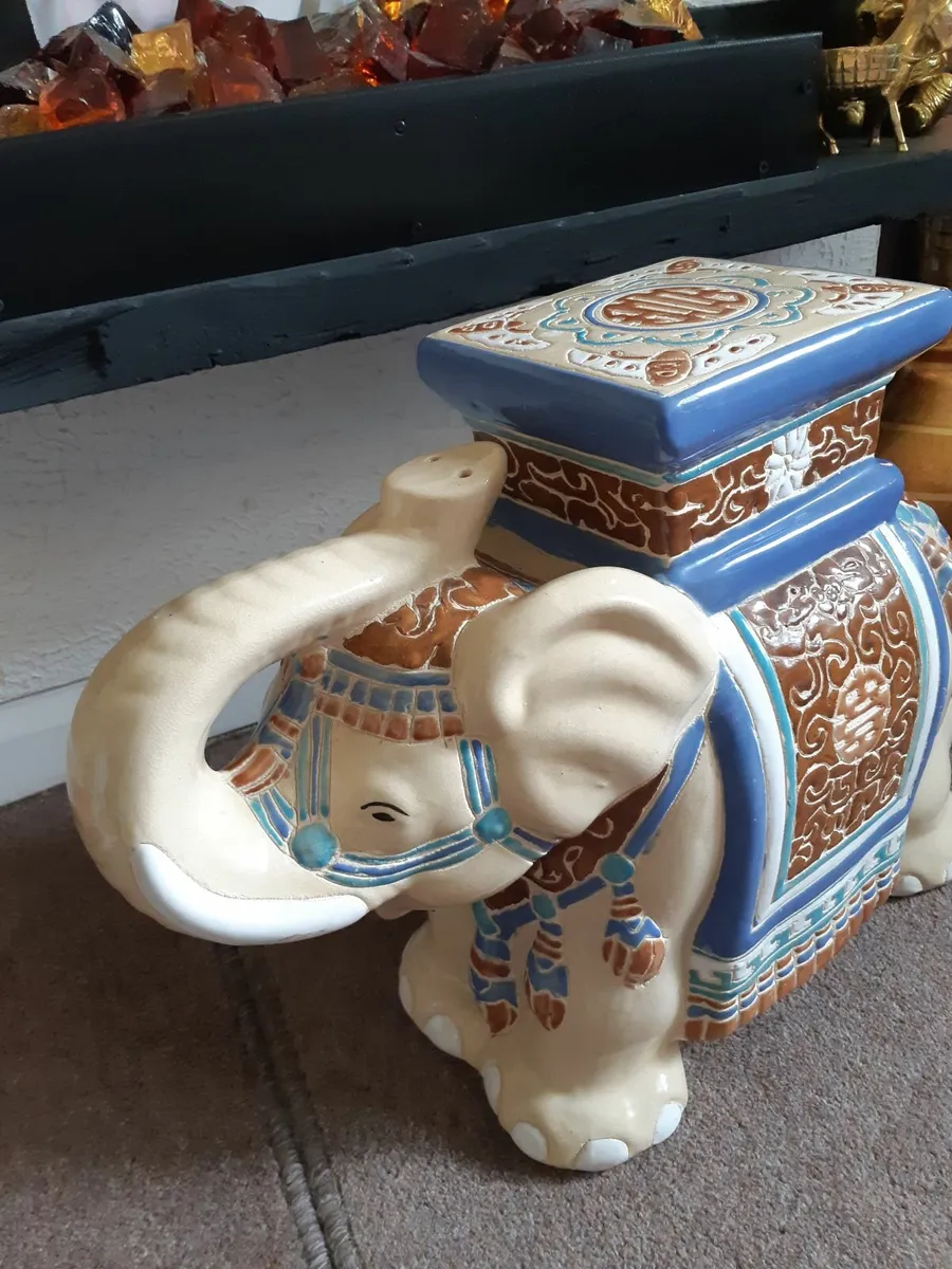 Lovely Large Vintage Ceramic Plant Stand. - Image 1