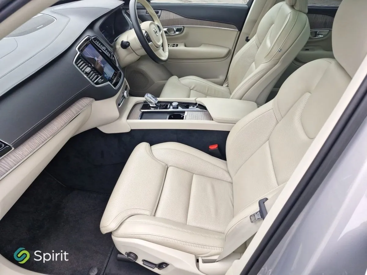 Volvo XC90 T8  plug In Hybrid  Awd  Plus (bright - Image 4