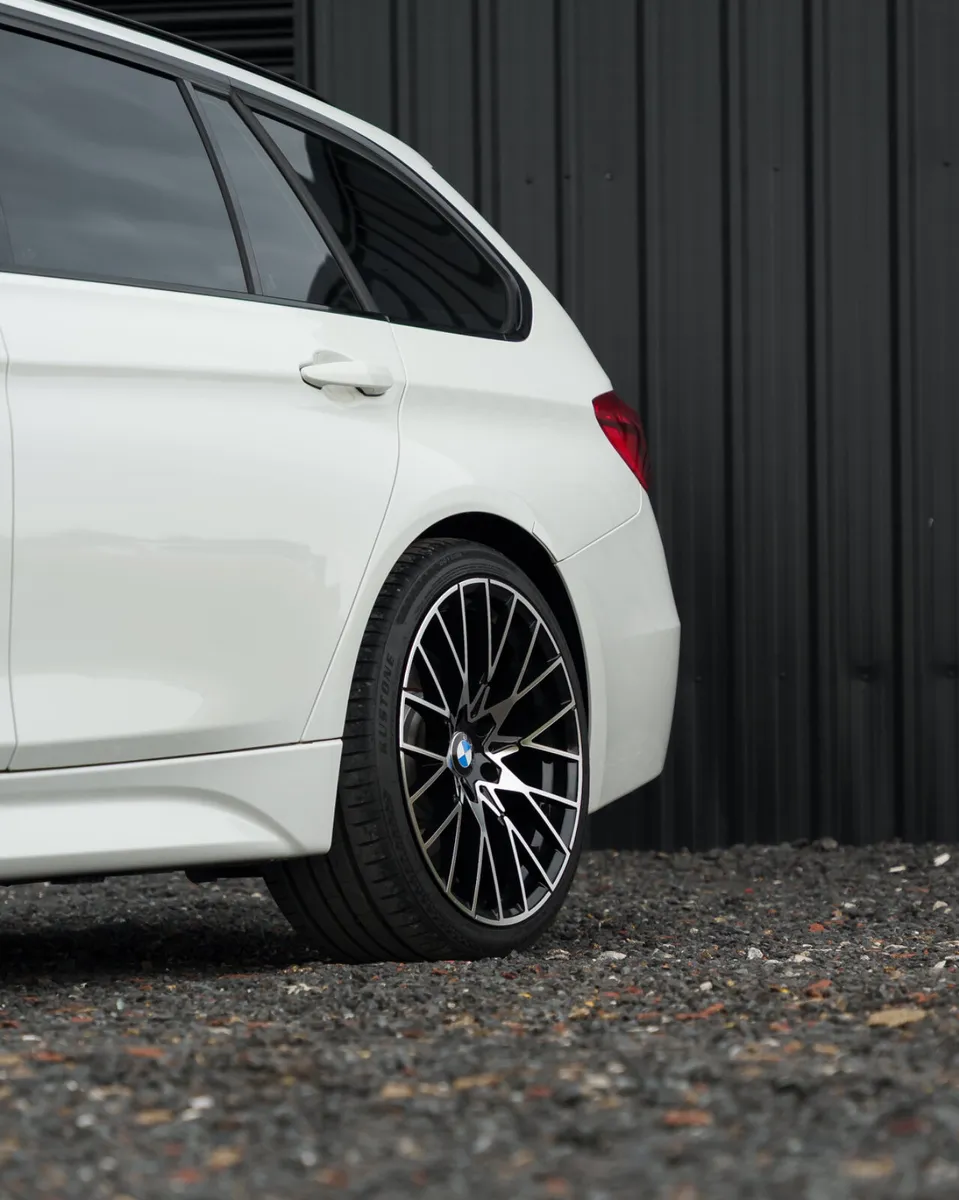 BMW 320d M sport Touring - Image 3