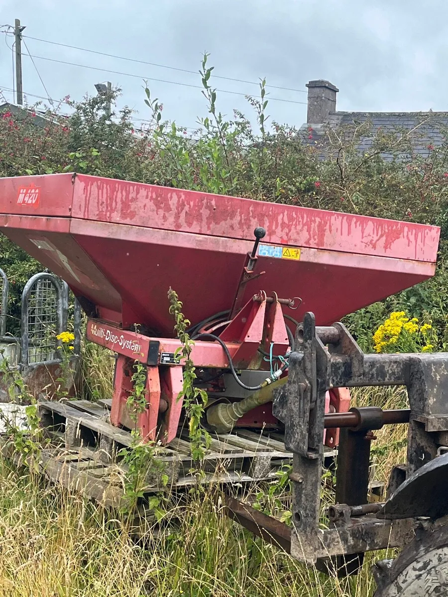Fertiliser spreader - Image 2