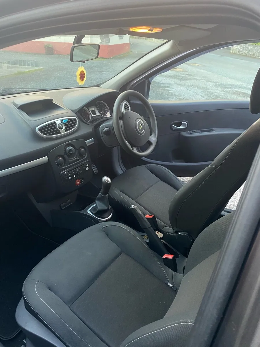 2010 Clio - Image 4