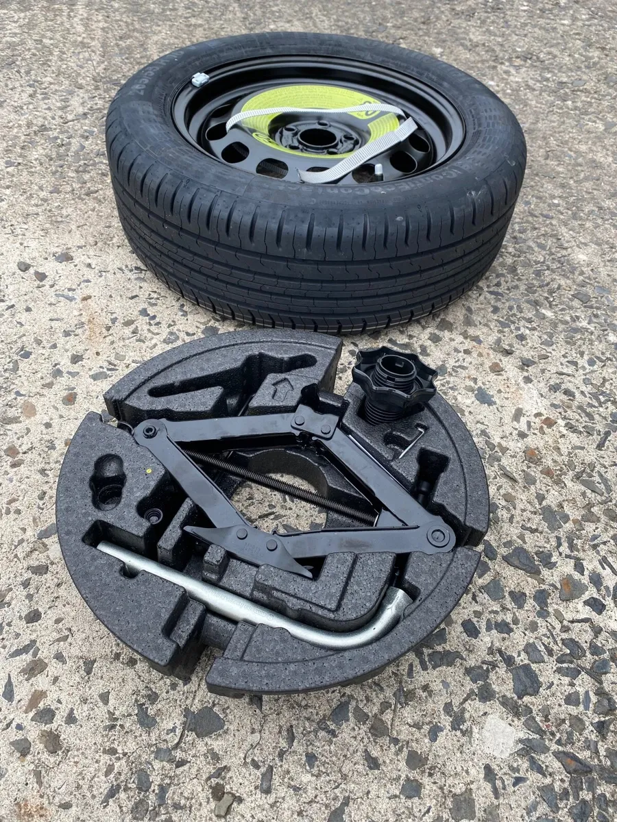 Volkswagen spare wheel and toolkit - Image 1
