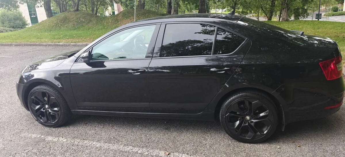 NEW ALLOYS  NEW TIMING BELT _ Black Skoda Octavia - Image 2
