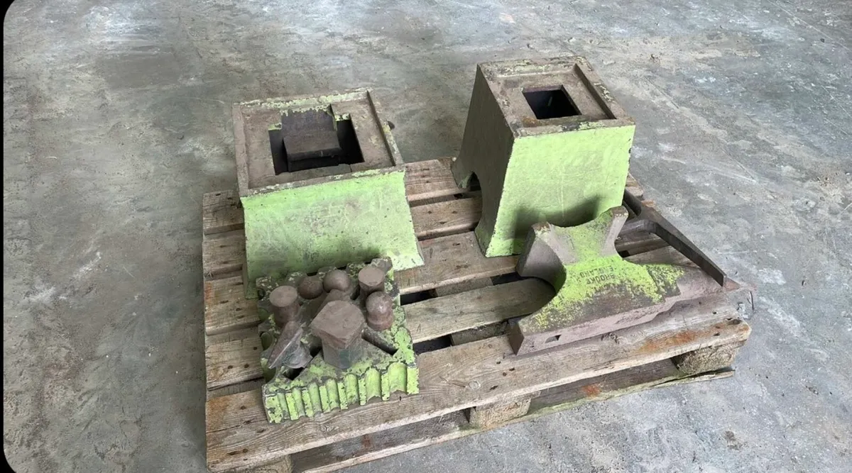 12” Brooks Swage & 1cwt Brooks anvil - Image 4